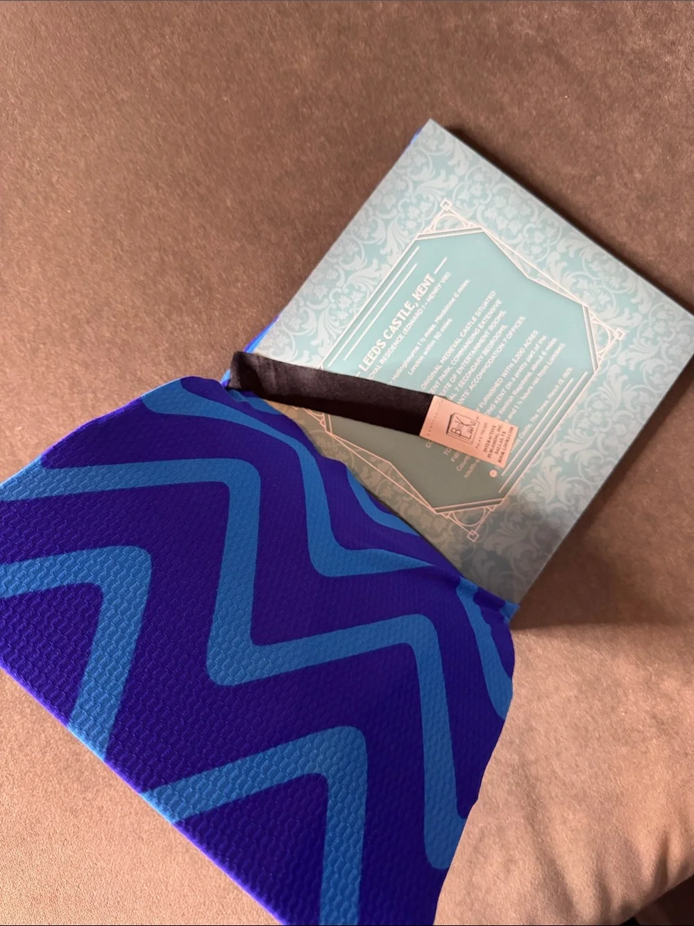 Book Looks vintage stretchable
